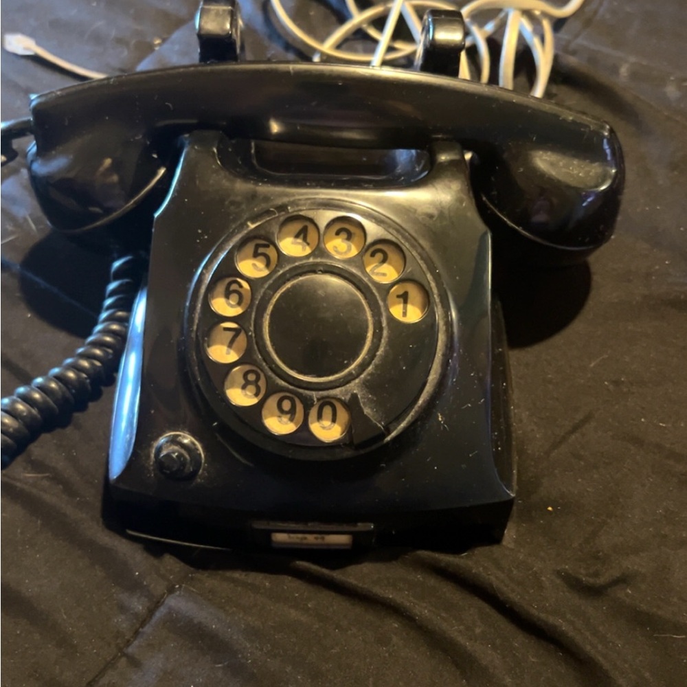 Retro Black Rotary Phone
